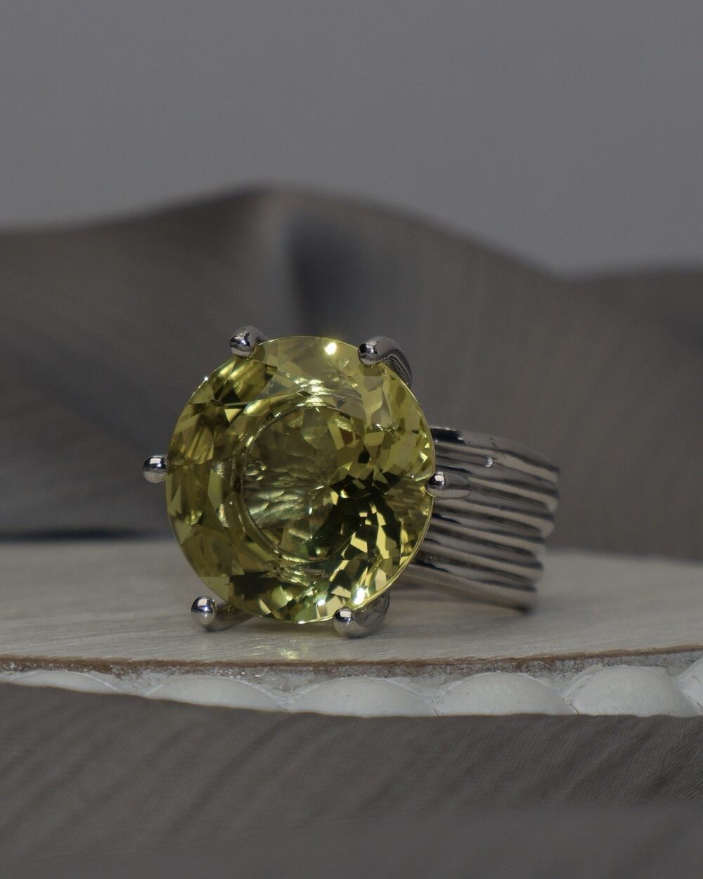 Yellow Quartz Sterling Silver Ring 14.1G / Sz 7